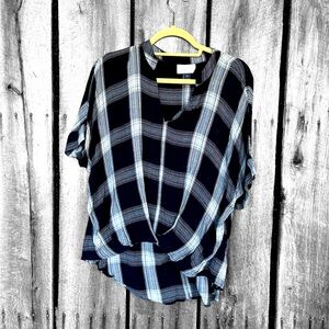UNIVERSAL THREAD PLAID TOP. SMALL‎